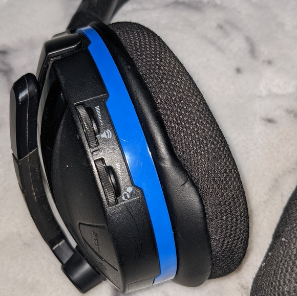 Turtle Beach Headset - Picture 2 of 6